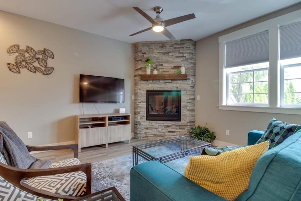Johnson Street Studio Apartment in McMinnville