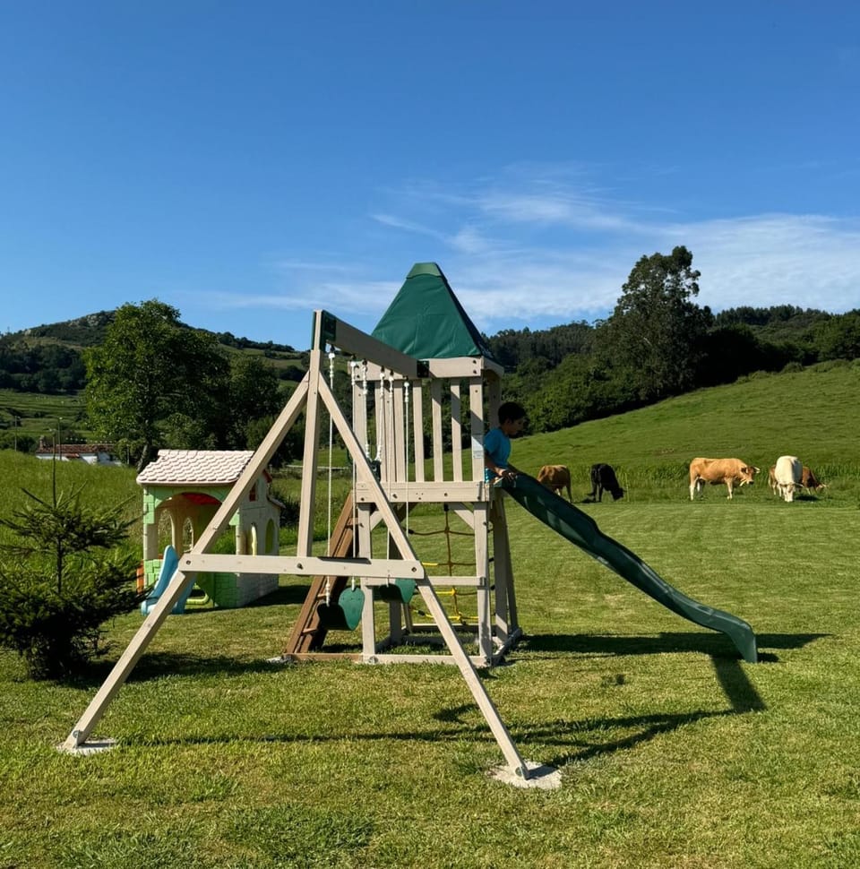 Apartamentos la Roblera Apartment in Western coast of Cantabria