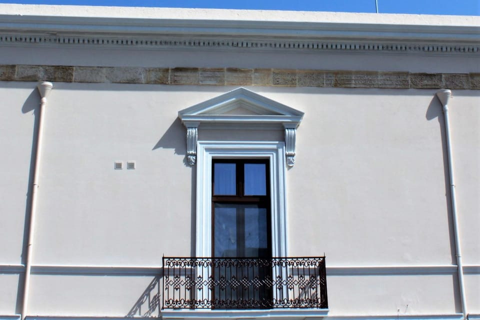 Property building, Internal: Not applicable to any particular room