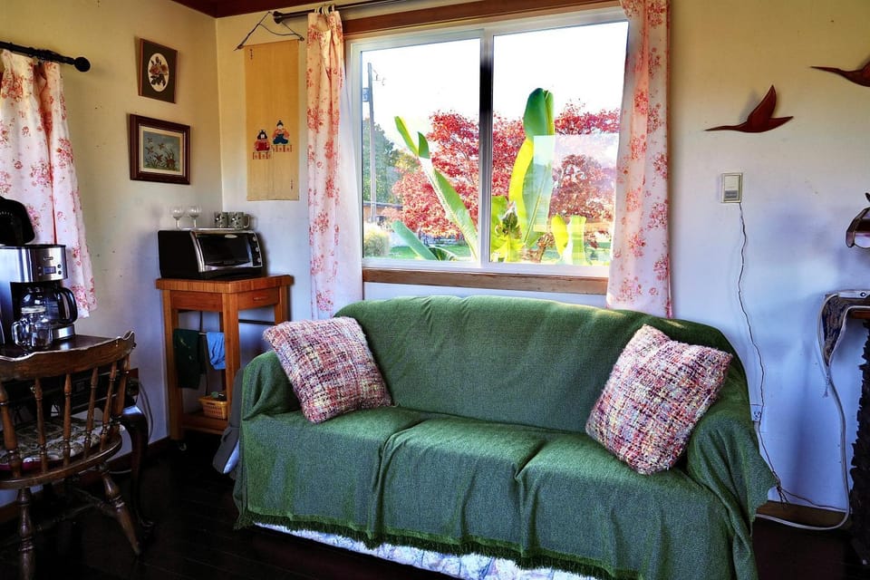 Harrison Hammond House Farmstay Bed and Breakfast in British Columbia