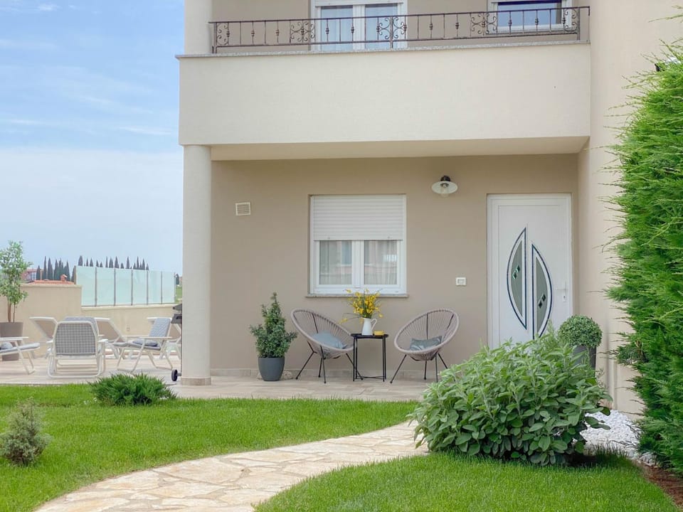 Property building, Garden