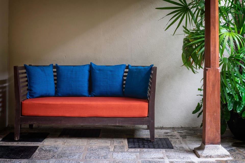 Living room, Seating area