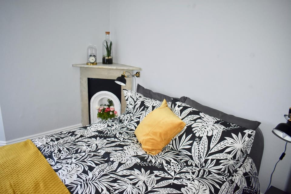 Bright 1 Bedroom Flat Minutes from the Beach and Trains Apartment in Hove