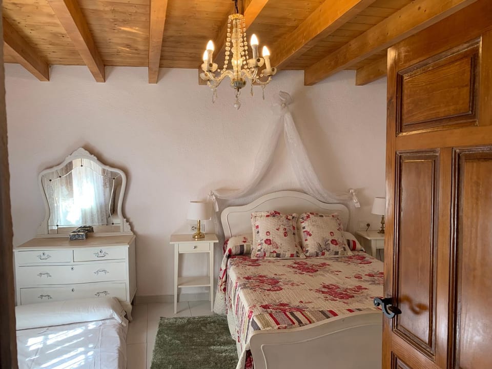 Piedra Dorada House in Castile and León