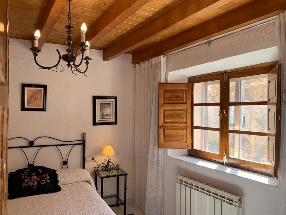 Piedra Dorada House in Castile and León