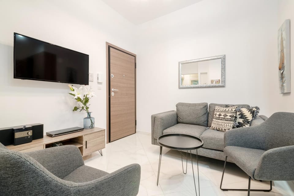 Communal lounge/ TV room, TV and multimedia, Living room