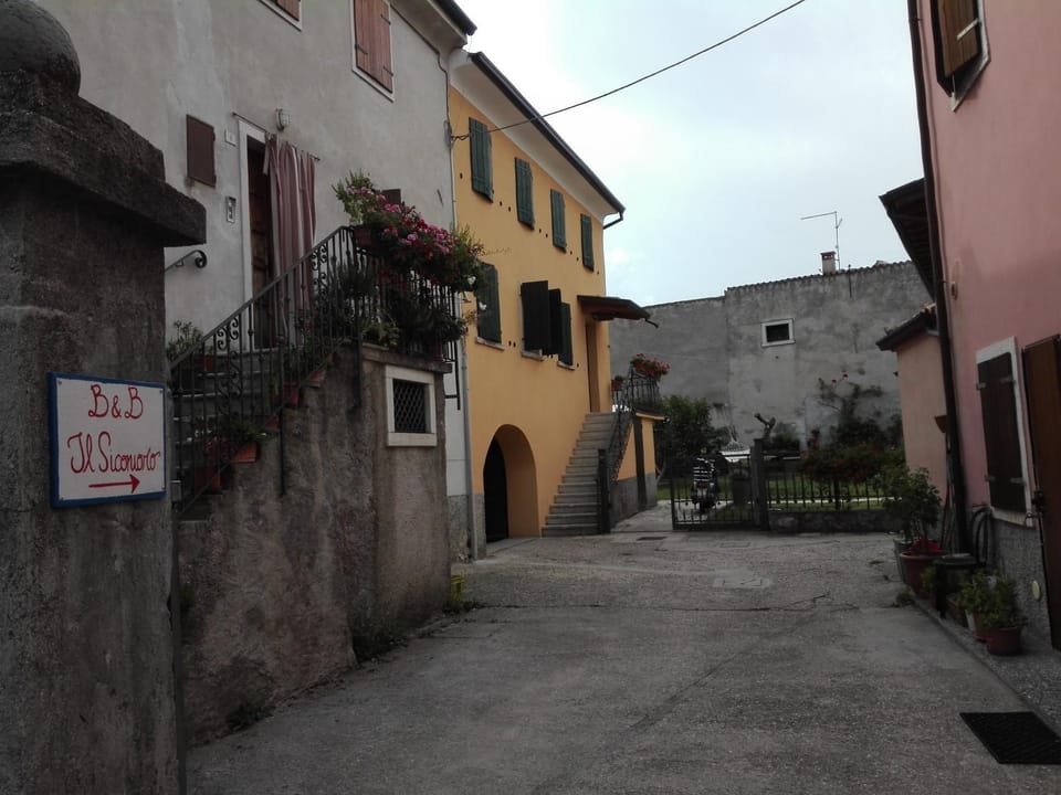 Facade/entrance, Street view