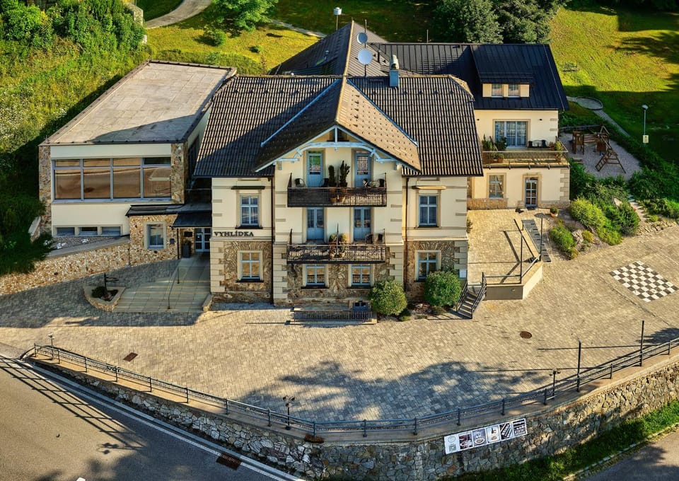 Property building, Neighbourhood, Bird's eye view