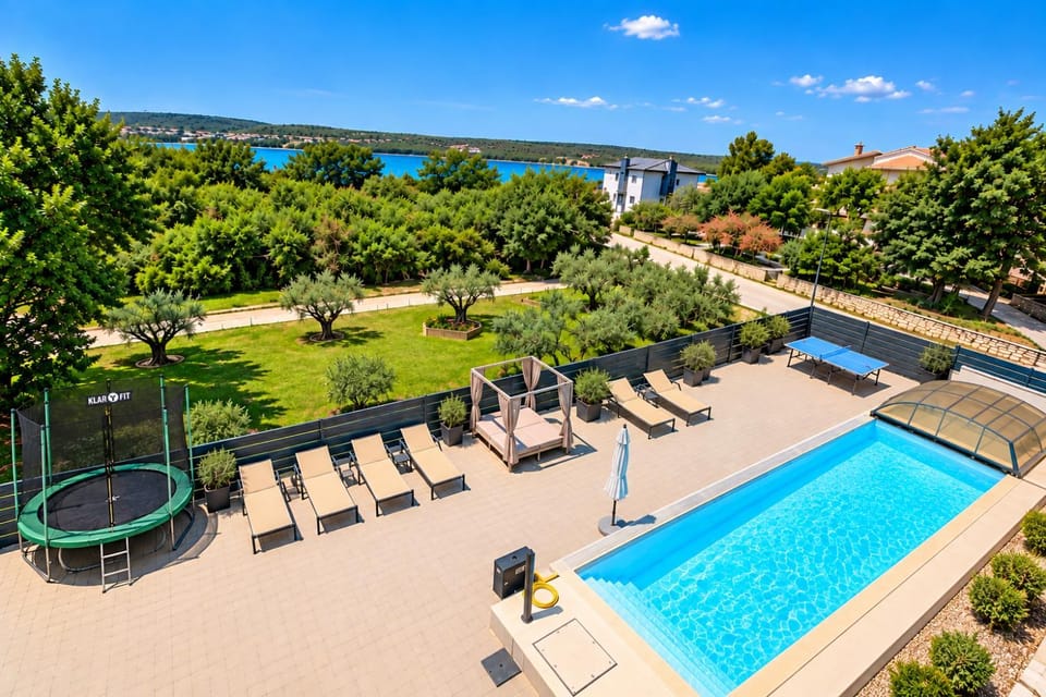Wellness & Spa, Villa STELLA - heated pool, jacuzzi, table tennis, children's playground, close to the sea, Medulin - Istria Villa in Medulin