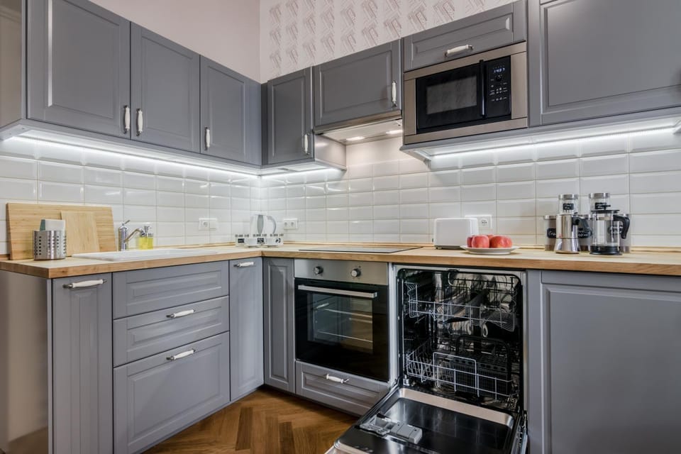 Kitchen or kitchenette