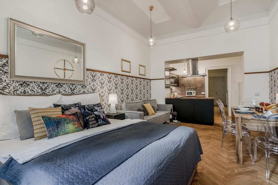 Living room, Bedroom