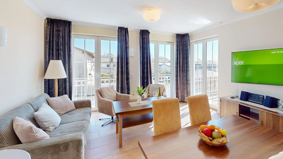 TV and multimedia, Balcony/Terrace, Living room, Seating area, kitchen
