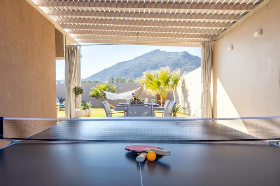 Table tennis