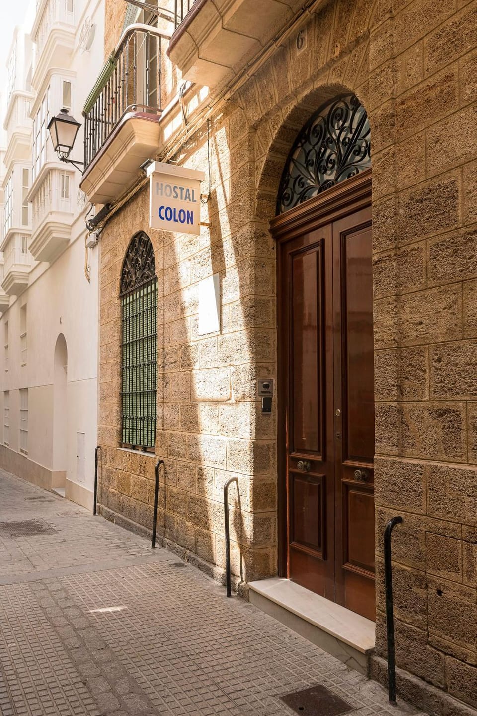 Facade/entrance