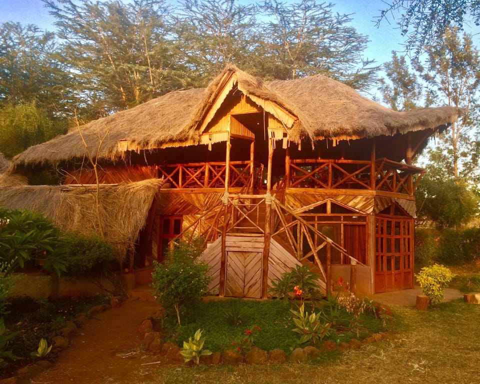 Restaurant/places to eat, Lounge or bar