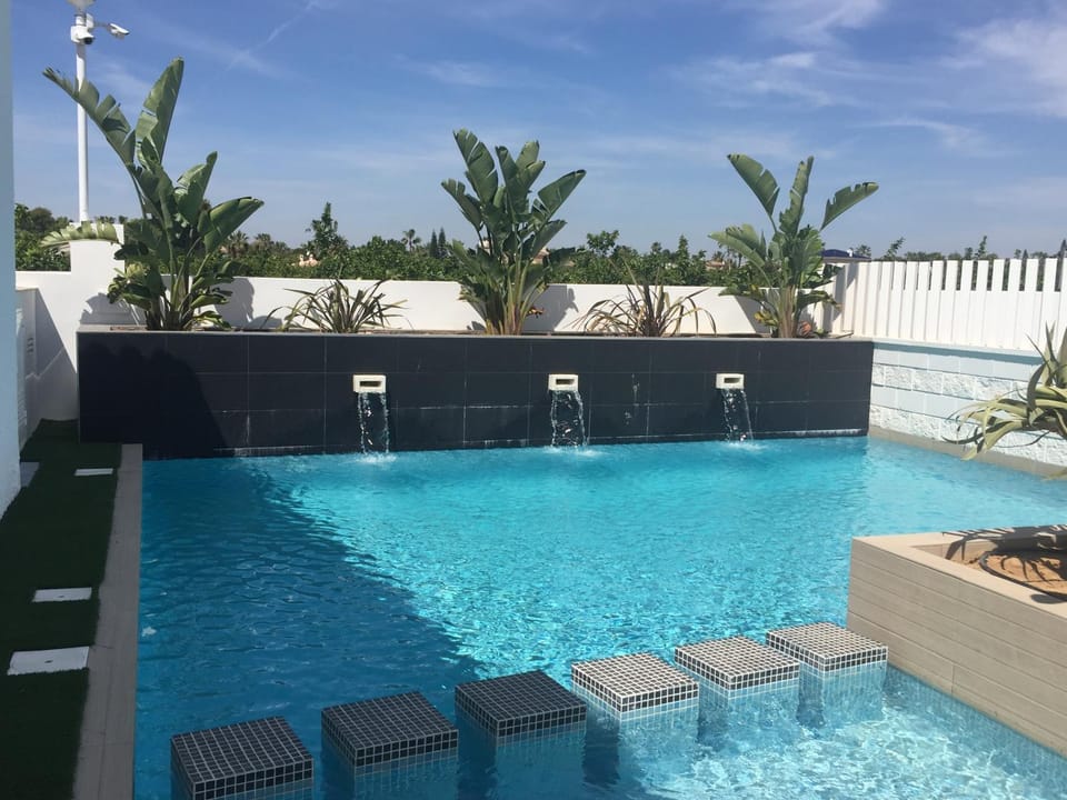 Swimming pool, Swimming pool