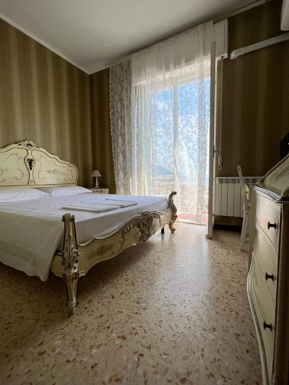 Bed, View (from property/room), Photo of the whole room, Bedroom, City view, Mountain view, Sea view, heating, towels, wardrobe