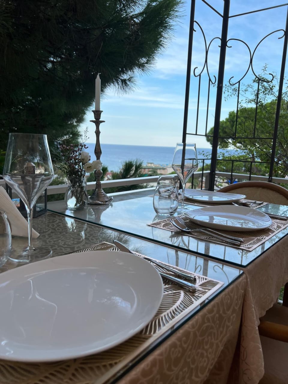 Restaurant/places to eat, Sea view