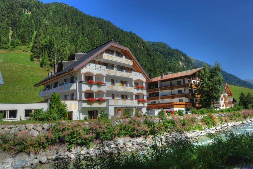 Facade/entrance, Day, Summer, On site