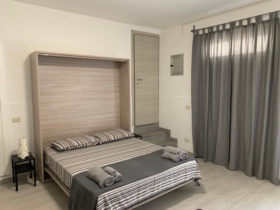 Sleep And Go Apartment in Vasto