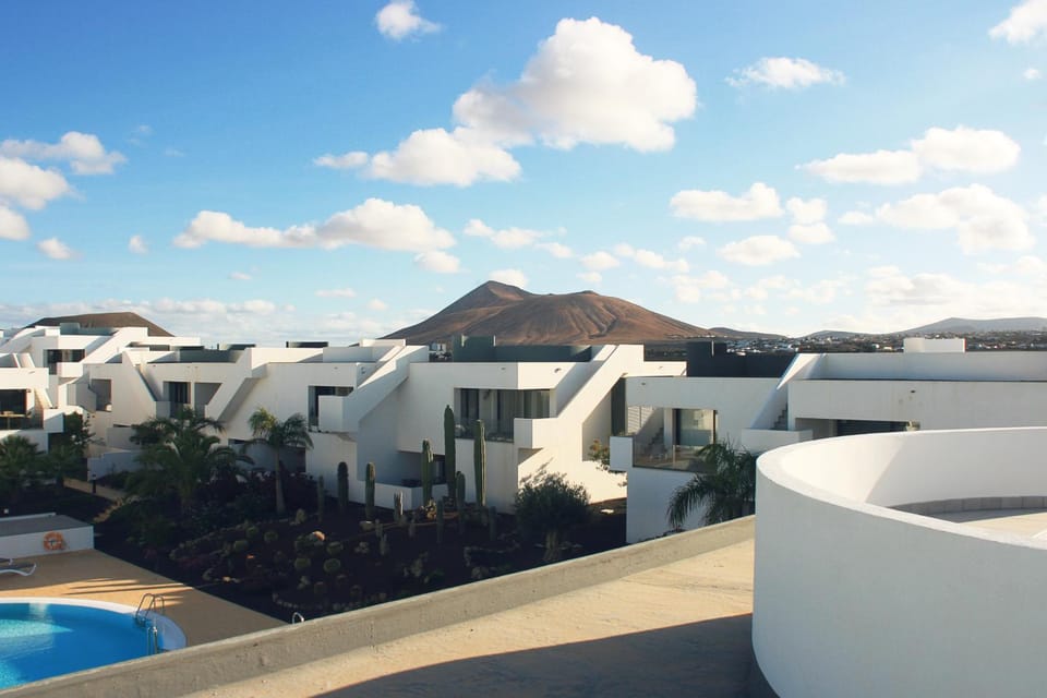 Mountain view, Pool view