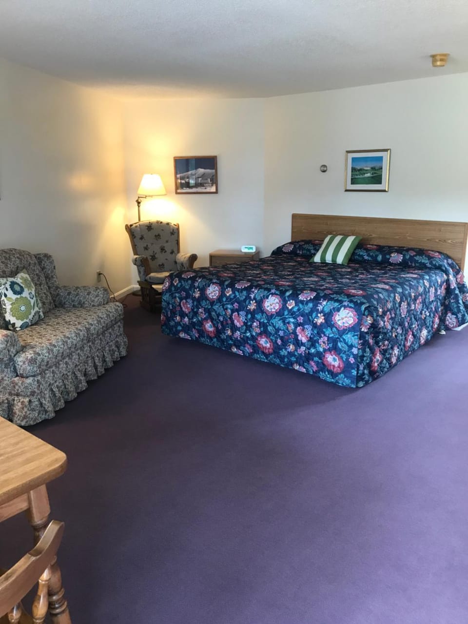 Four Seasons Motor Inn Motel in Twin Mountain