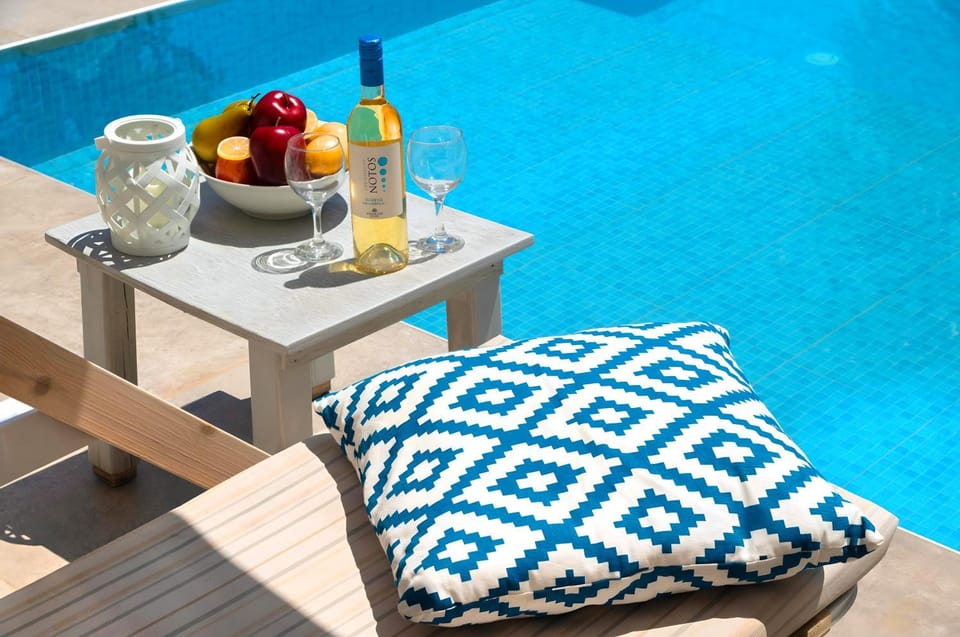 Patio, Day, Pool view, Swimming pool, Breakfast, sunbed