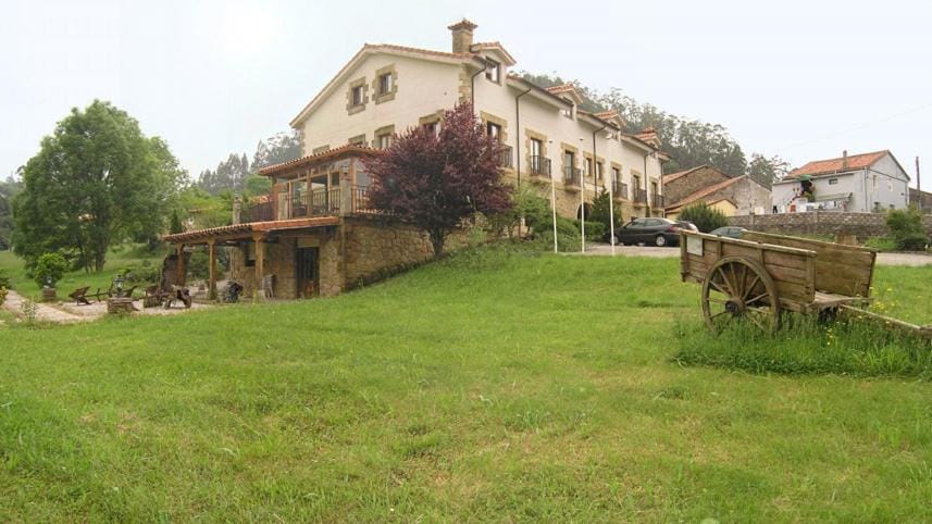 Property building, Day, Garden