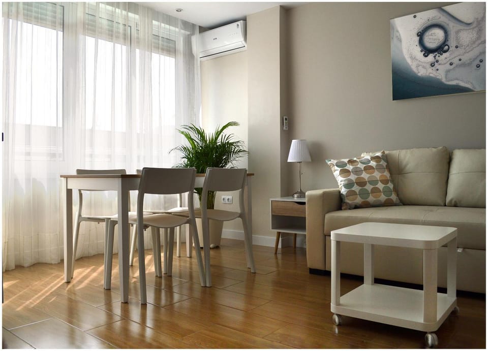 Living room, Seating area, Dining area, air conditioner