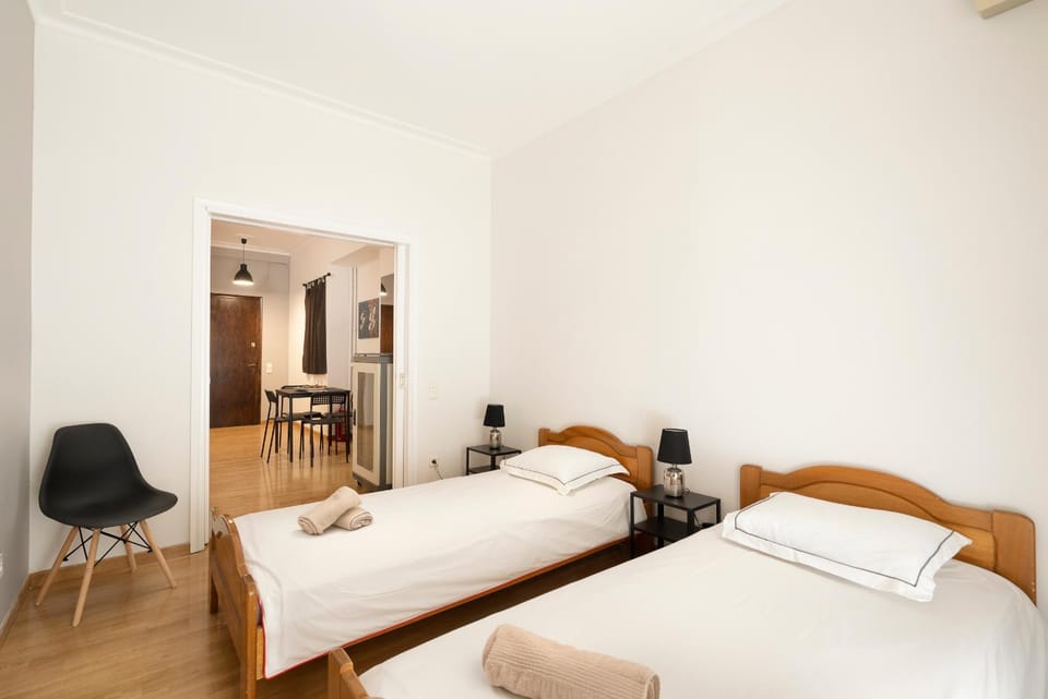 Bed, Living room, Photo of the whole room, Bedroom