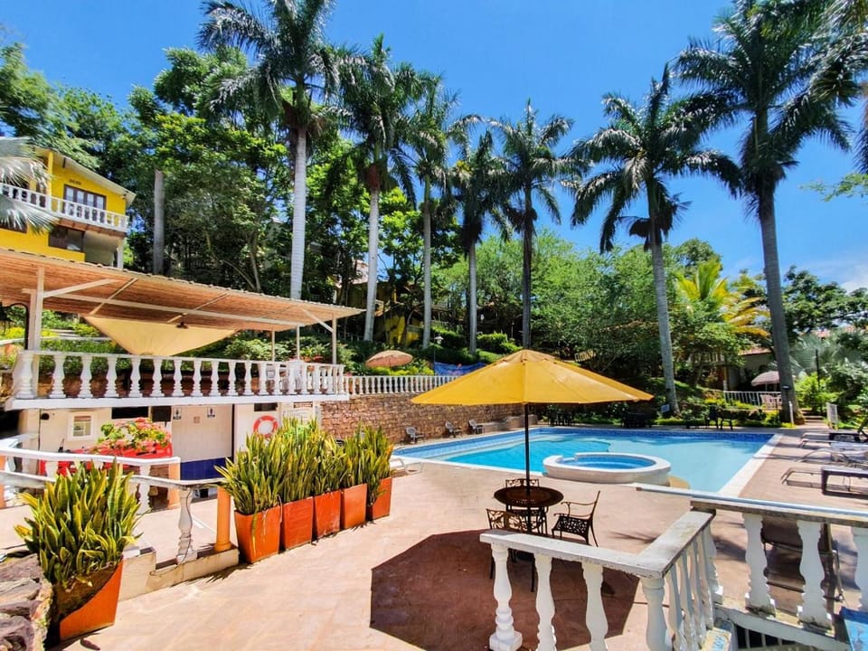Solarium, Swimming pool