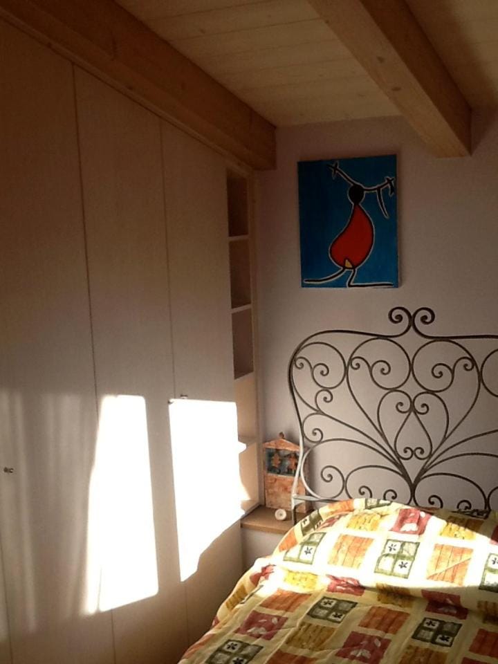 Day, Decorative detail