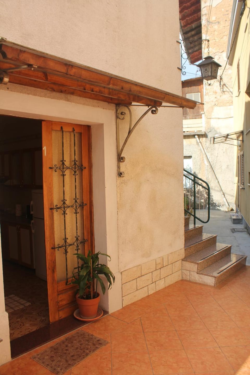 Facade/entrance