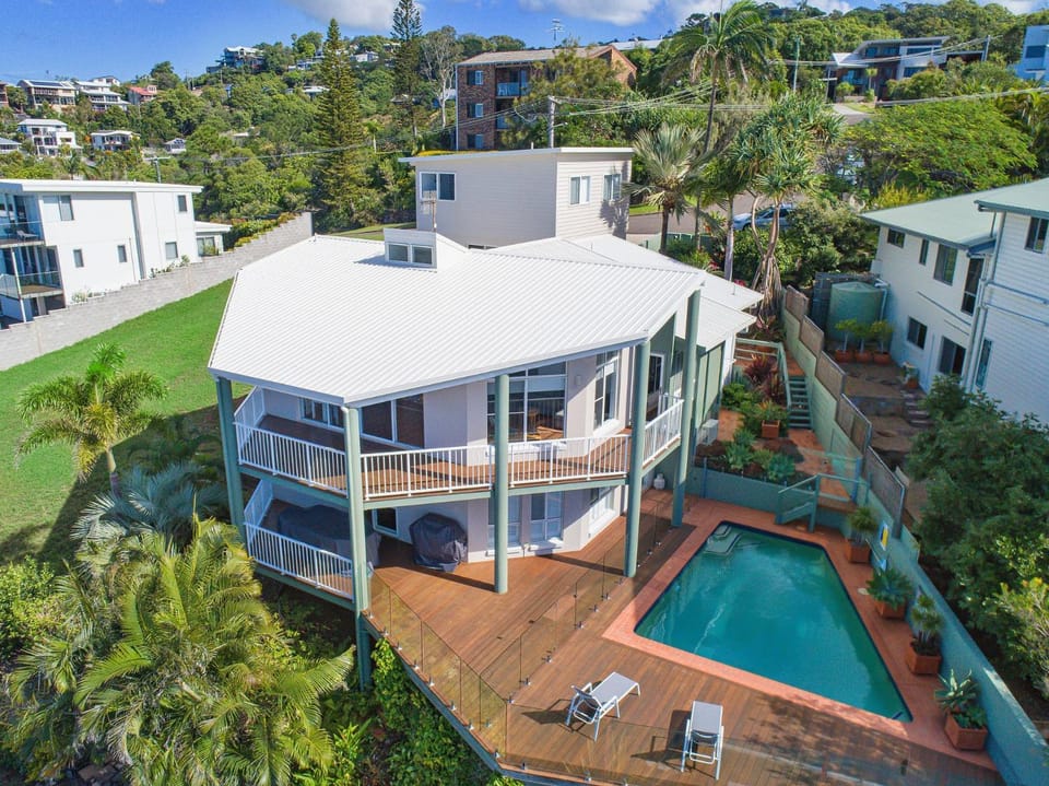 Property building, Bird's eye view, Swimming pool
