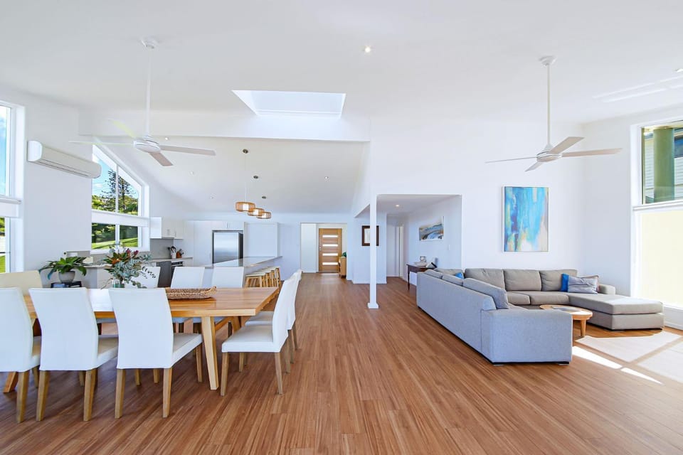 10 Mona Vista Court House in Coolum Beach