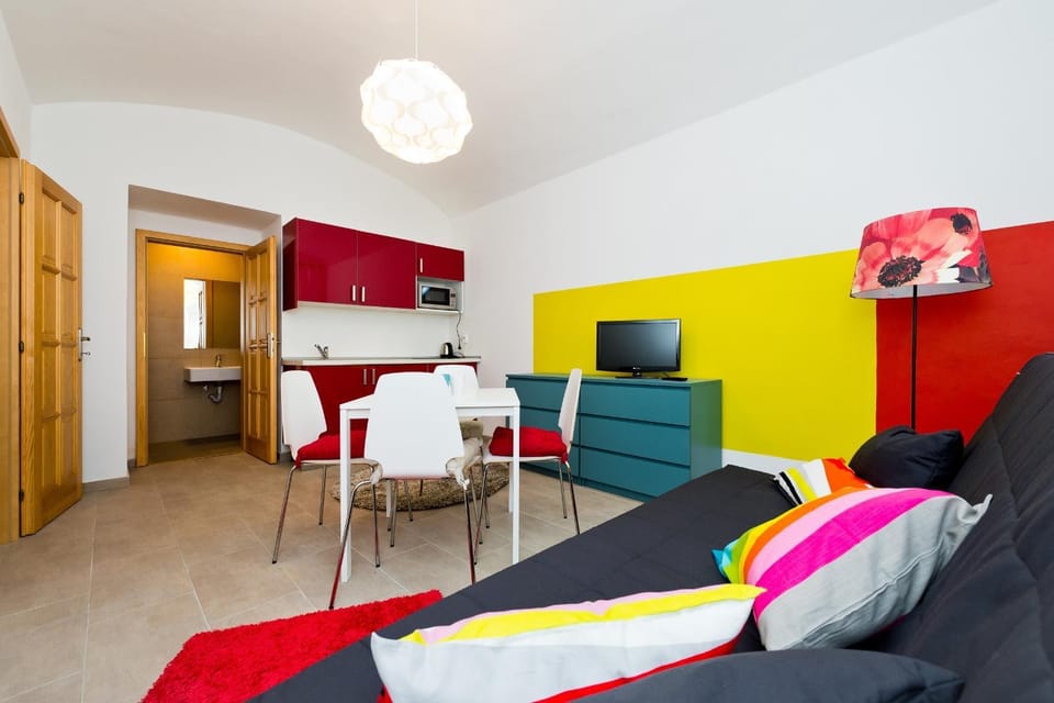 Kitchen or kitchenette, Living room
