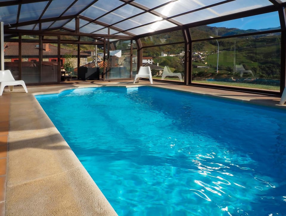 Swimming pool, Swimming pool