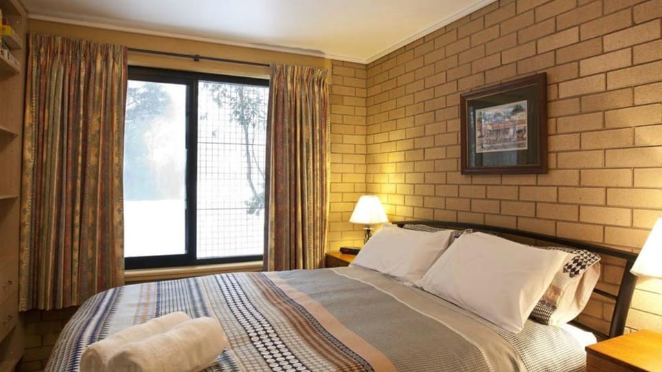St Trinian's 3a Apartment in Falls Creek