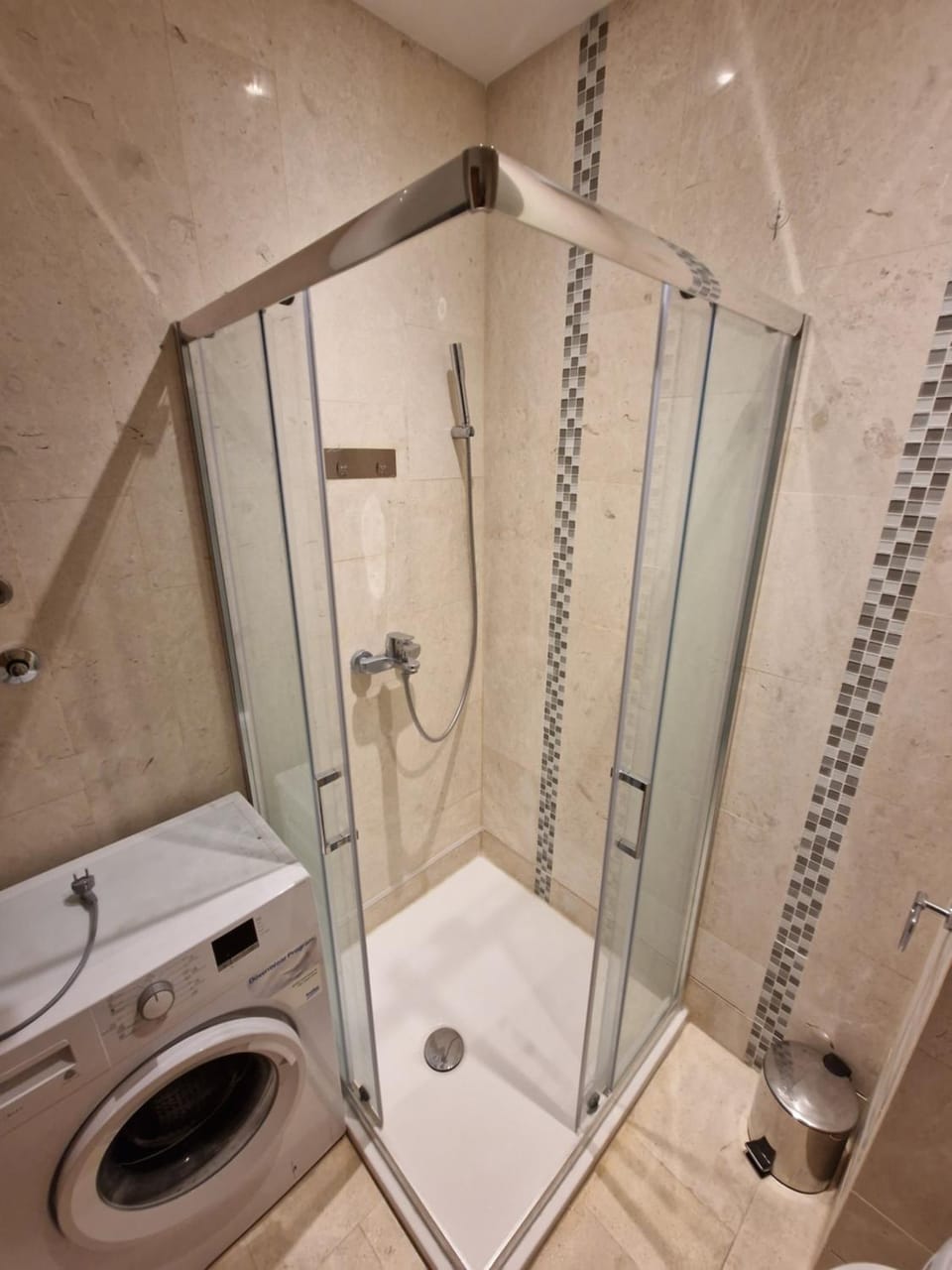Shower, Toilet, Bathroom, washing machine