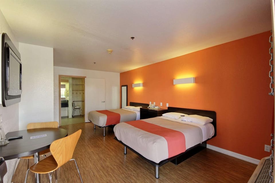 TV and multimedia, Photo of the whole room, Seating area, On site