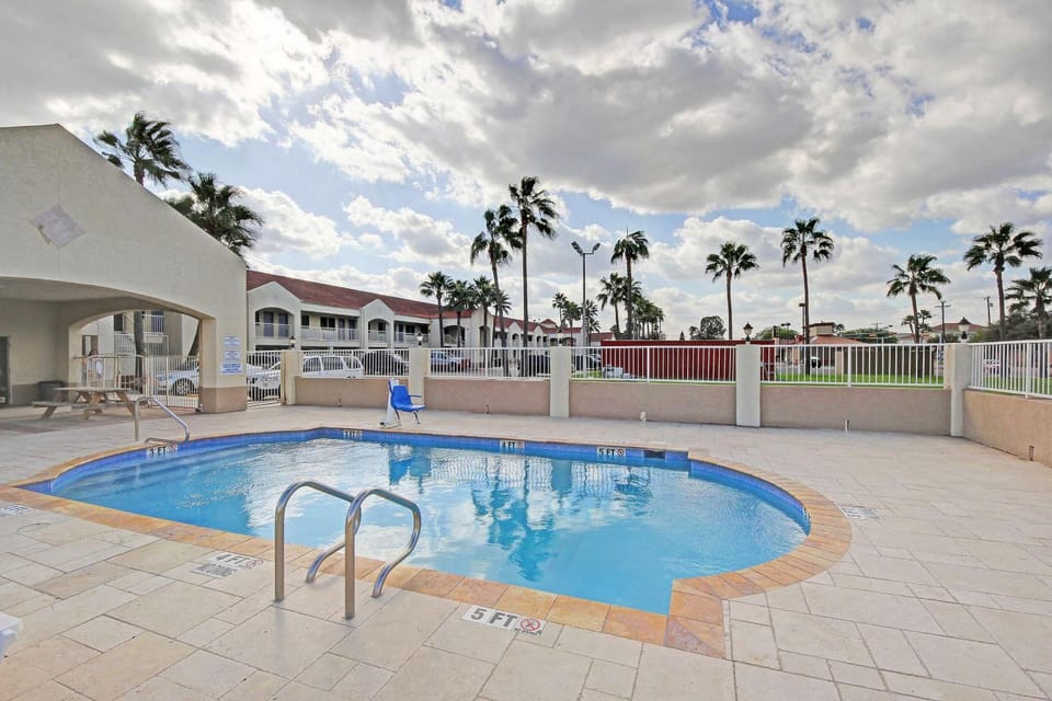 Day, On site, Pool view, Swimming pool, Time of day, ADAM