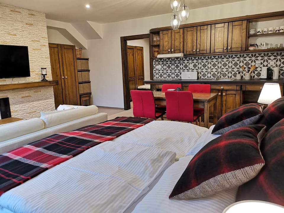 Kitchen or kitchenette, Living room, Bedroom