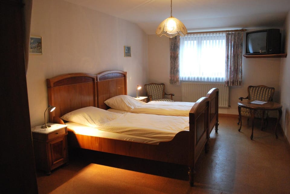 Gasthof Zur Linde Bed and Breakfast in Diemelsee