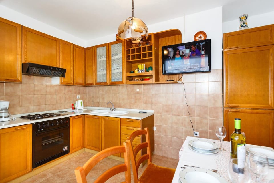 Dining area, Alcoholic drinks