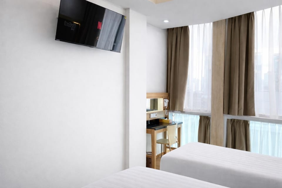 TV and multimedia, Photo of the whole room, Bedroom