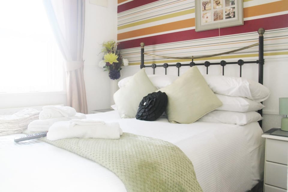 Shower, Coffee/tea facilities, Bedroom, towels
