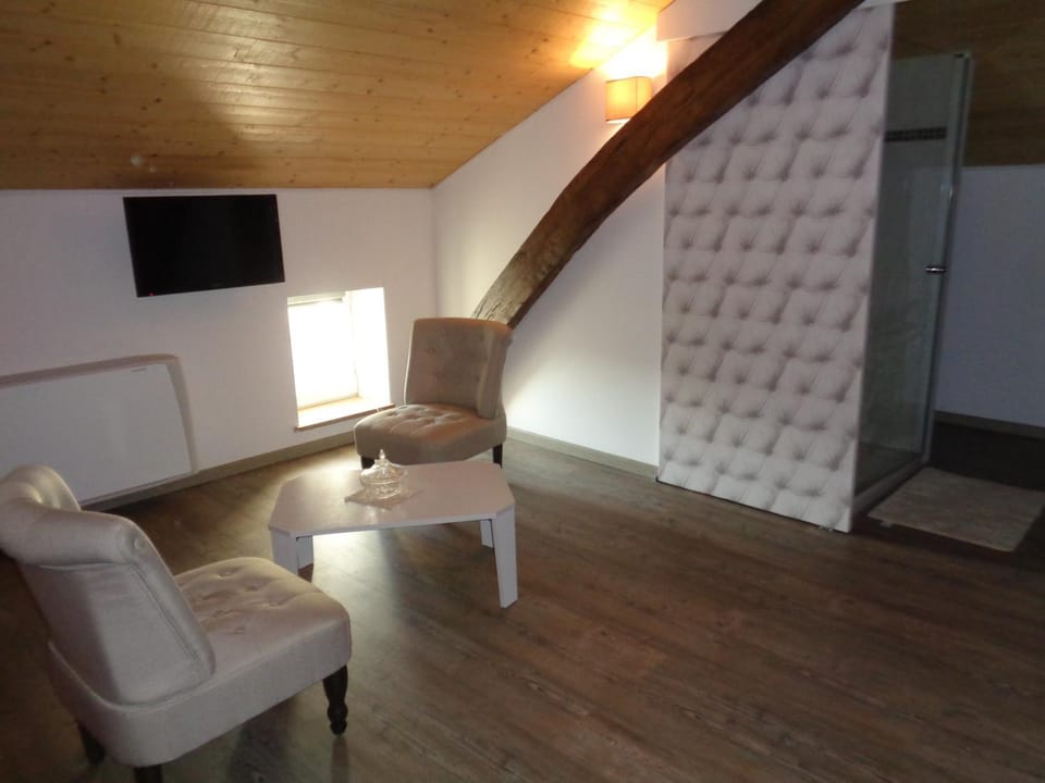 Communal lounge/ TV room, Seating area