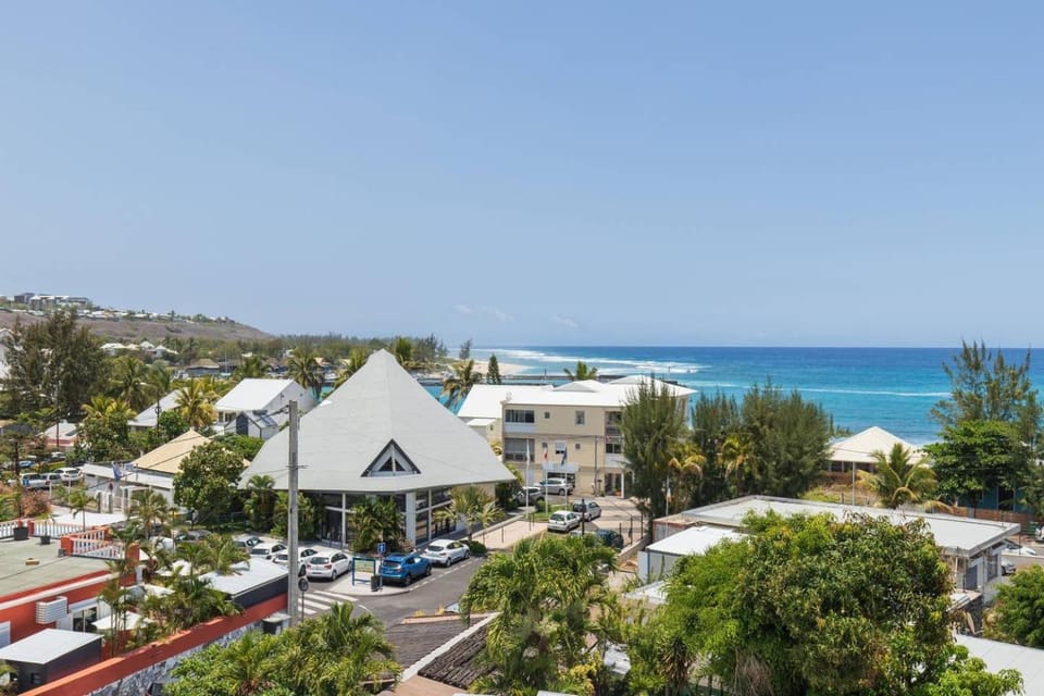 Neighbourhood, City view, Sea view