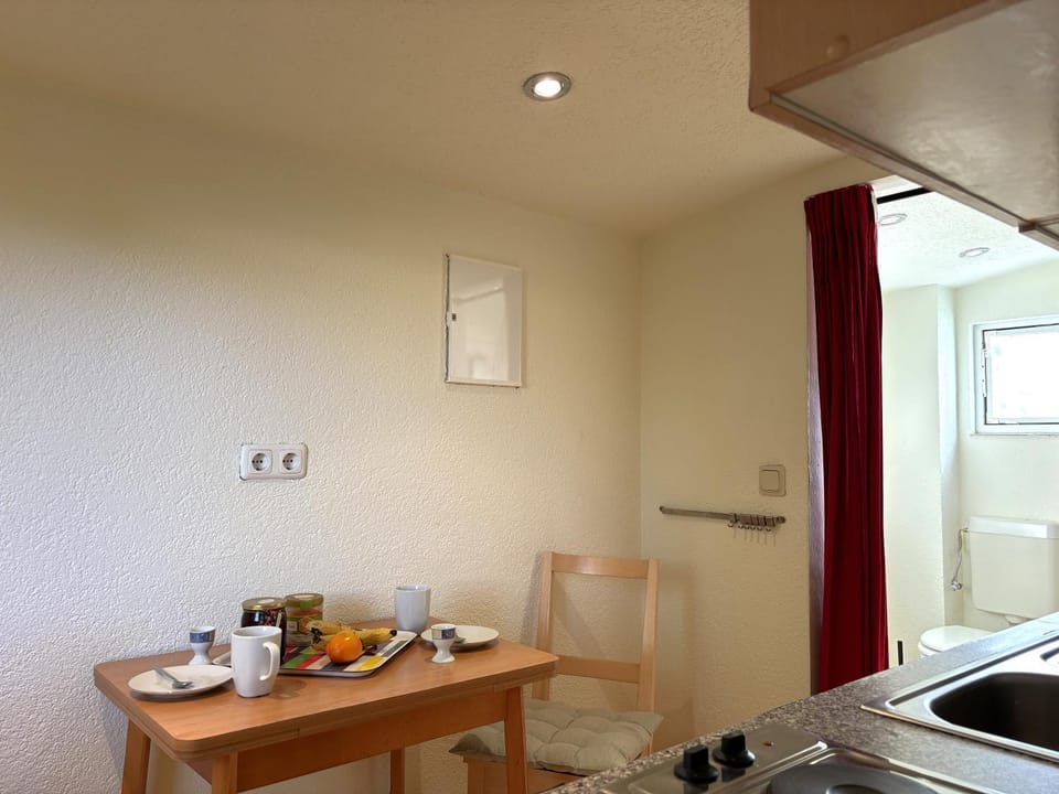 Dining area, kitchen