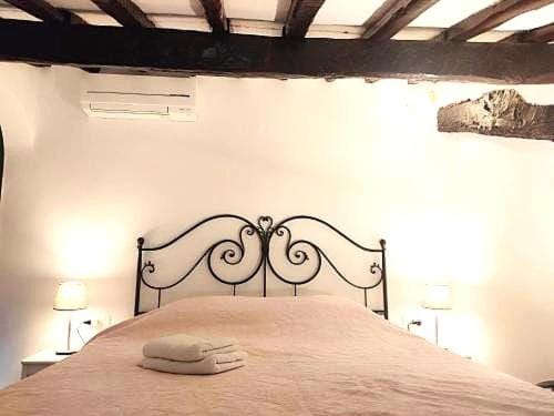 Bedroom, air conditioner